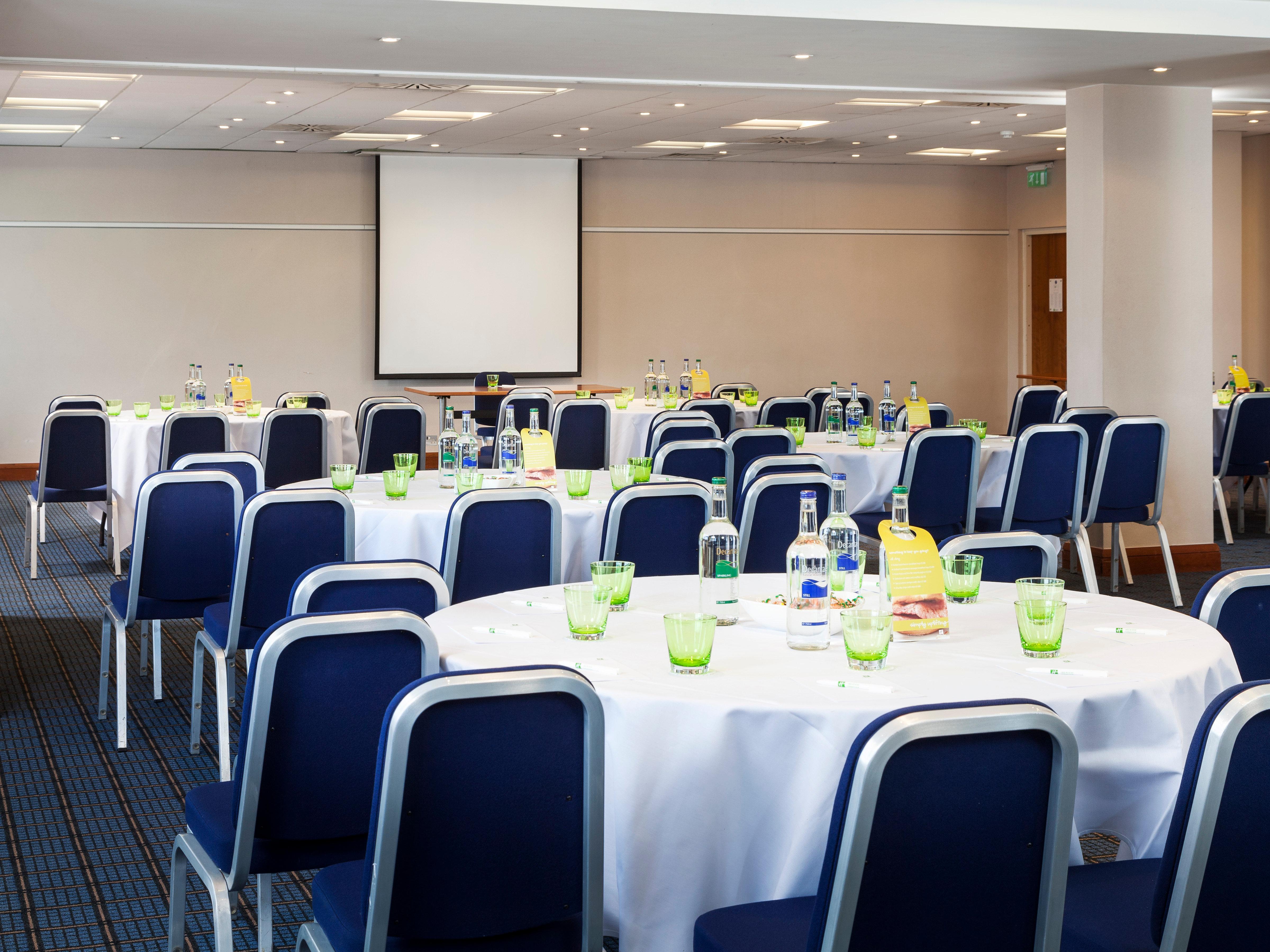 Holiday Inn Cardiff City By Ihg Bagian luar foto