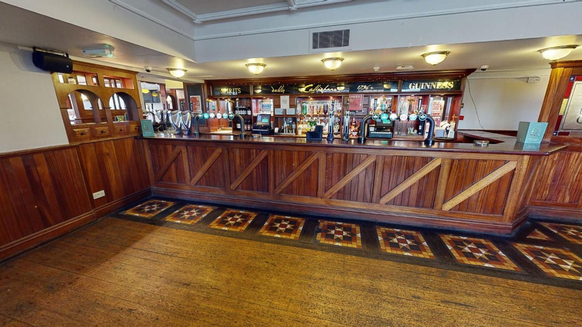 Holiday Inn Cardiff City By Ihg Bagian luar foto