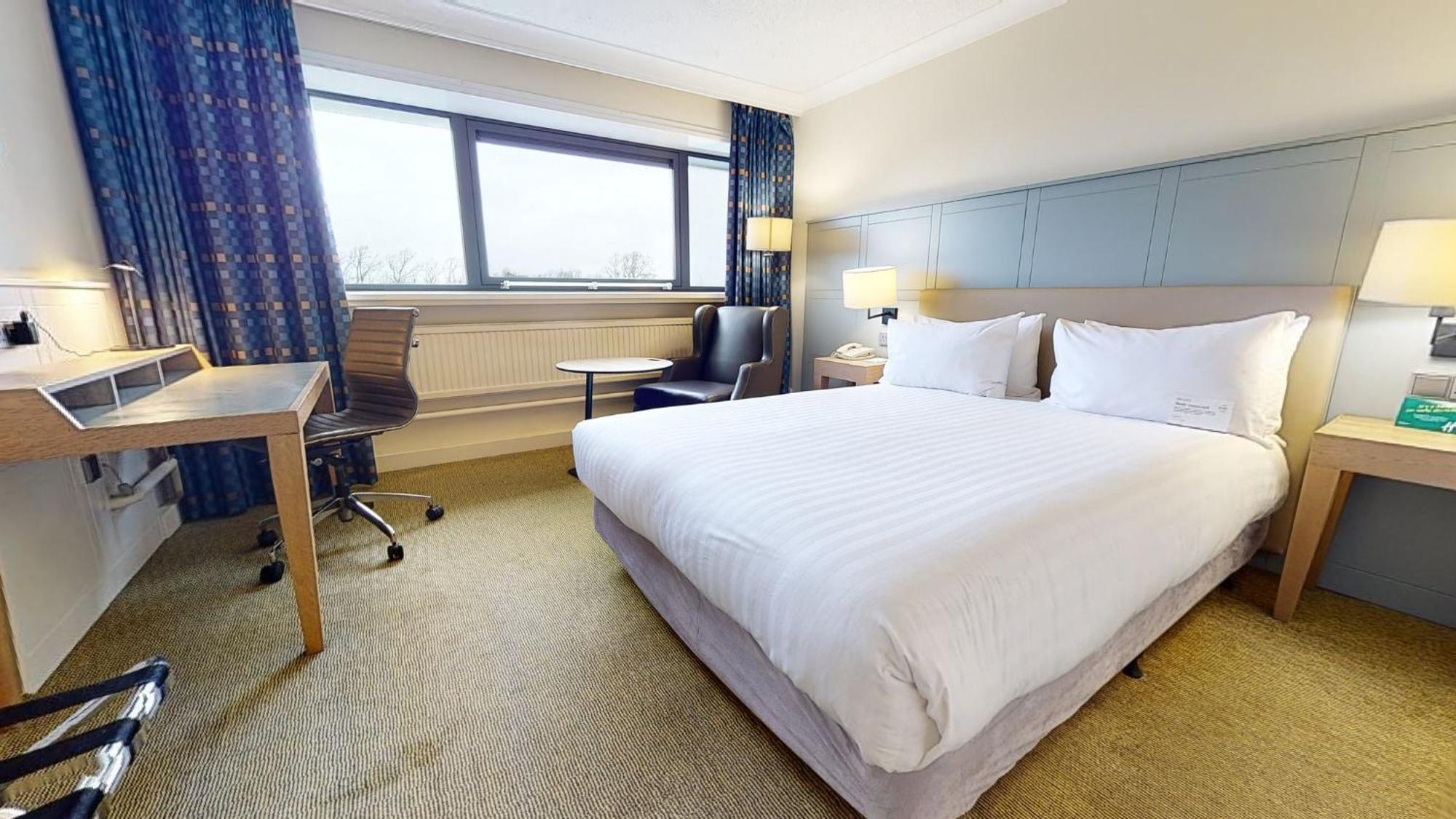 Holiday Inn Cardiff City By Ihg Bagian luar foto
