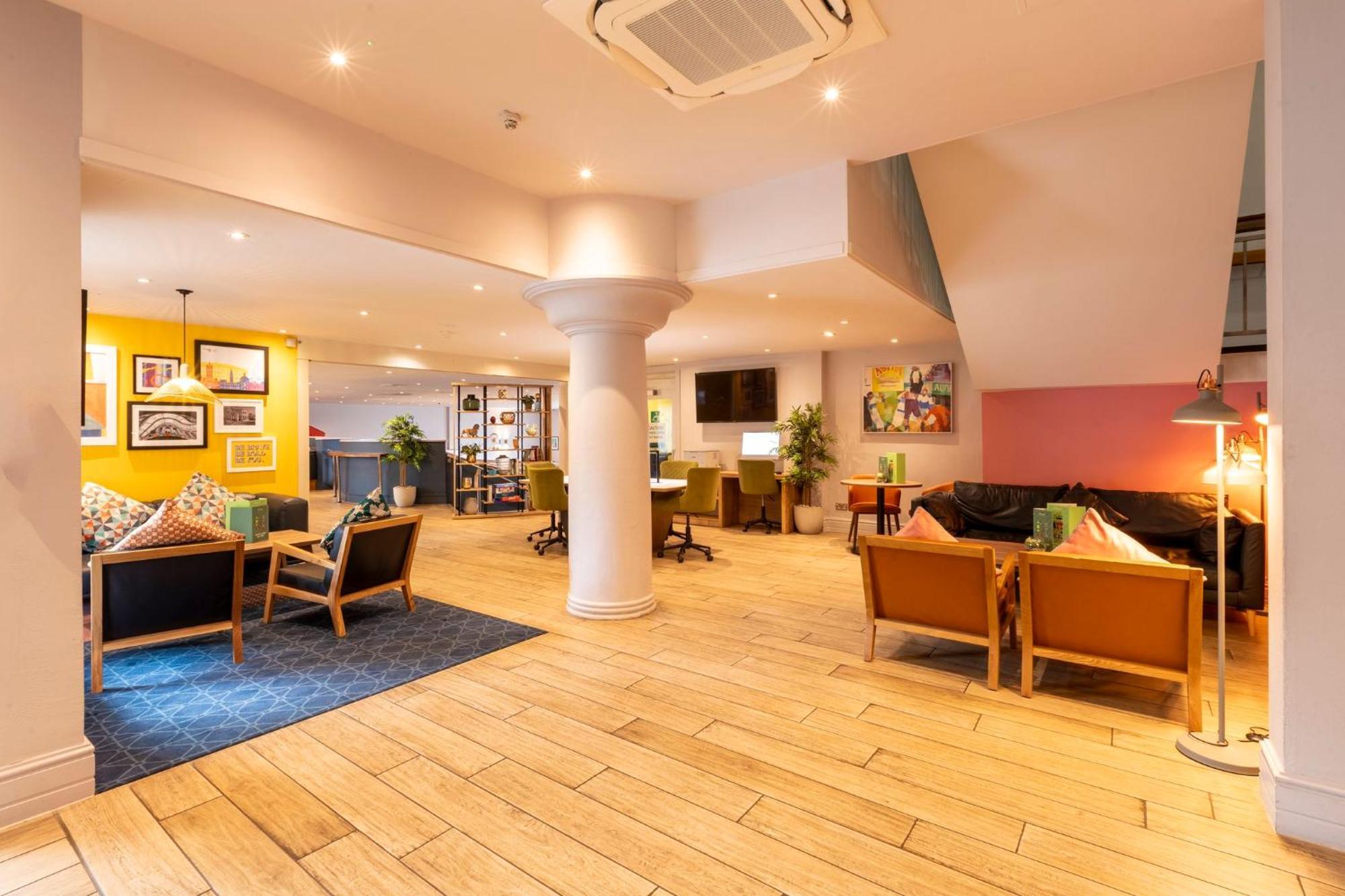 Holiday Inn Cardiff City By Ihg Bagian luar foto