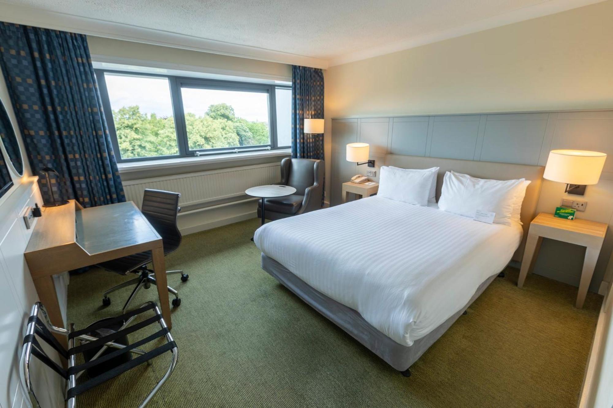 Holiday Inn Cardiff City By Ihg Bagian luar foto