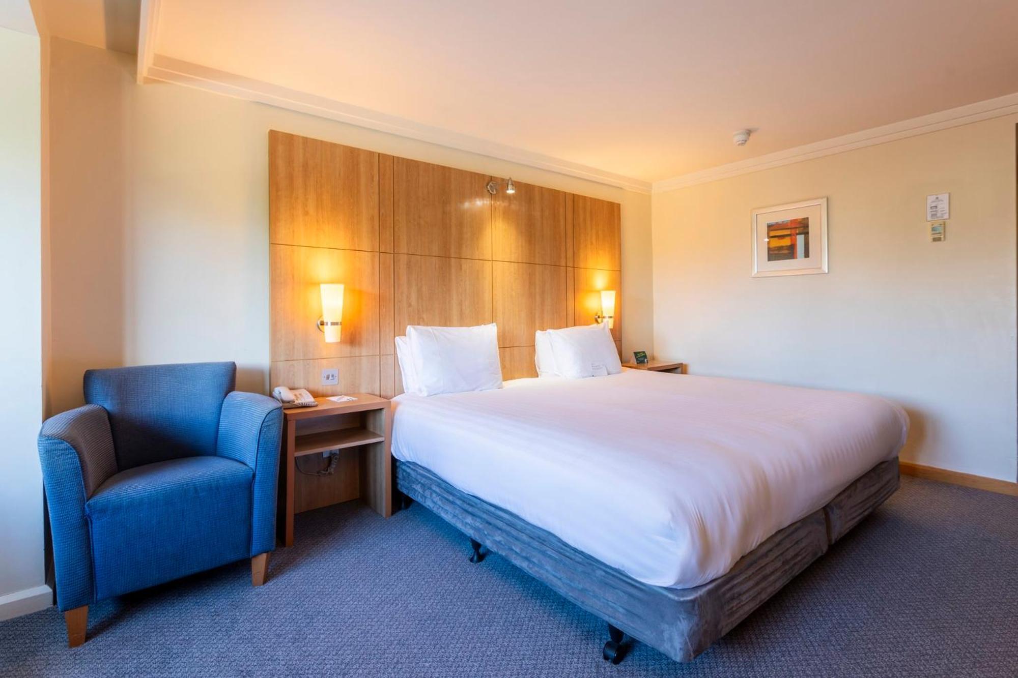 Holiday Inn Cardiff City By Ihg Bagian luar foto