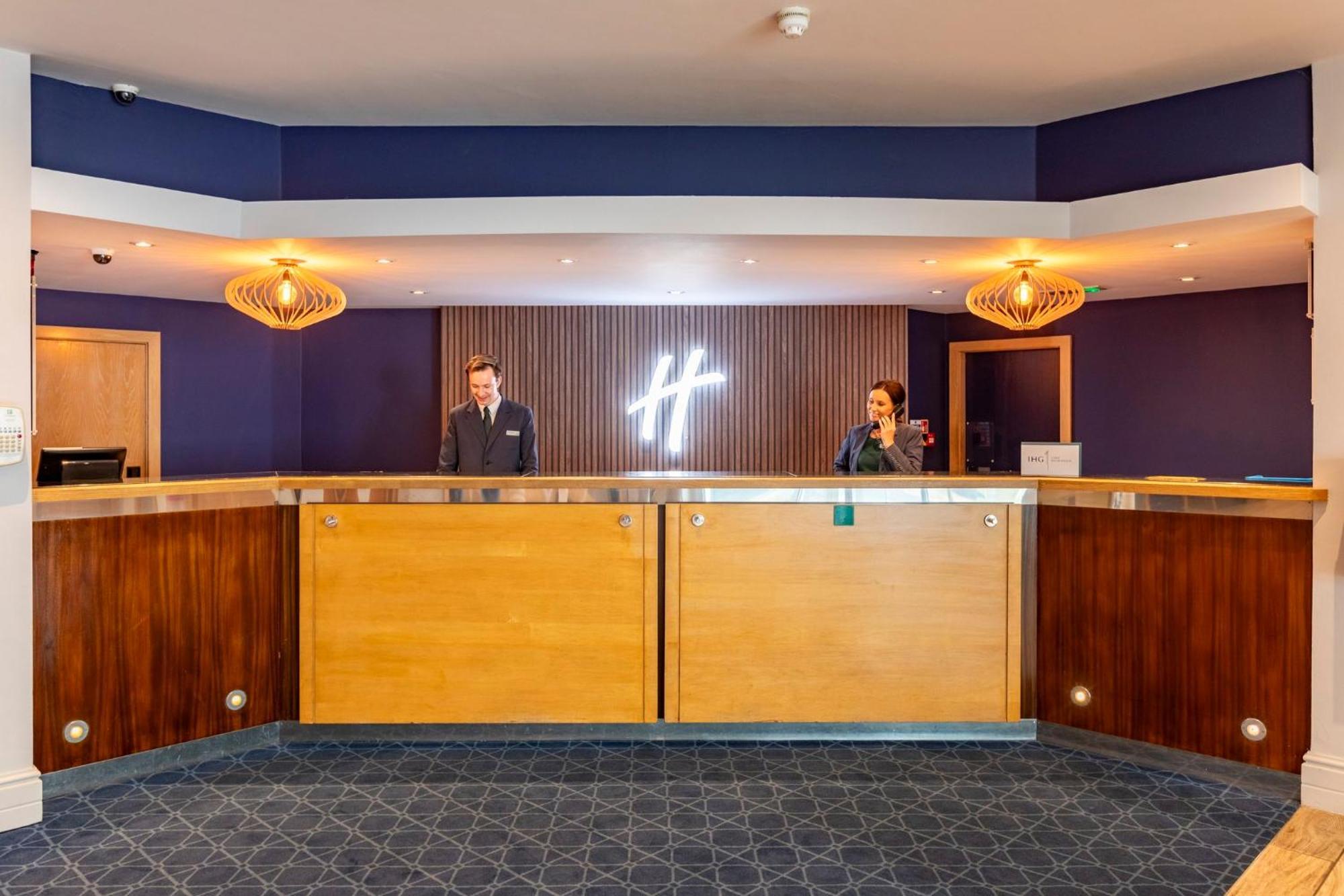 Holiday Inn Cardiff City By Ihg Bagian luar foto